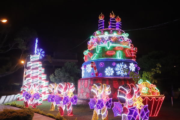 Alumbrado Navideño
Alumbrado Navideño
Fecha: Noviembre 30 de 2017
Para descargar esta fotografía en alta resolución, haga clic sobre la imagen hasta que la misma se despliegue en la pantalla completa; luego dé clic derecho y elija la opción "guardar imagen como". 
En caso de publicación por cualquier medio, solicitamos acompañarla del crédito: "Foto EPM"
Palabras clave: Alumbrado Navideño