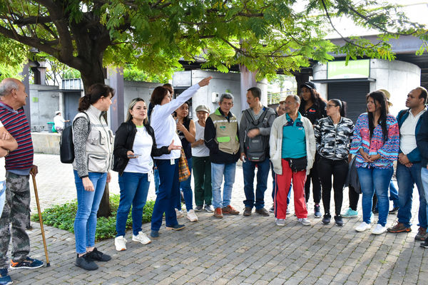 Recorrido Caminos Agua lideres comunitarios Saneamiento Norte
Recorrido de "Los Caminos del Agua" con lideres comunitarios Saneamiento Norte
Fecha: Noviembre 30 de 2019
Para descargar esta fotografía en alta resolución, haga clic sobre la imagen hasta que la misma se despliegue en la pantalla completa; luego dé clic derecho y elija la opción "guardar imagen como".
En caso de publicación por cualquier medio, solicitamos acompañarla del crédito: "Foto EPM"
Palabras clave: Recorrido Caminos Agua lideres comunitarios Saneamiento Norte