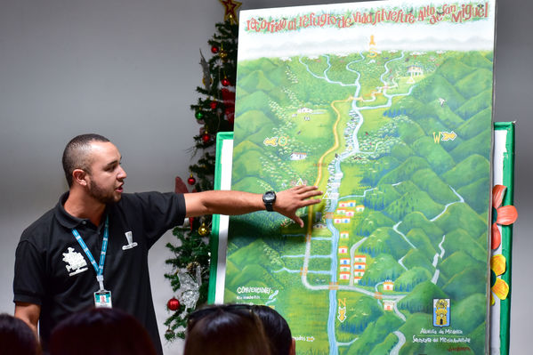 Recorrido Caminos Agua lideres comunitarios Saneamiento Norte
Recorrido de "Los Caminos del Agua" con lideres comunitarios Saneamiento Norte
Fecha: Noviembre 30 de 2019
Para descargar esta fotografía en alta resolución, haga clic sobre la imagen hasta que la misma se despliegue en la pantalla completa; luego dé clic derecho y elija la opción "guardar imagen como".
En caso de publicación por cualquier medio, solicitamos acompañarla del crédito: "Foto EPM"
Palabras clave: Recorrido Caminos Agua lideres comunitarios Saneamiento Norte