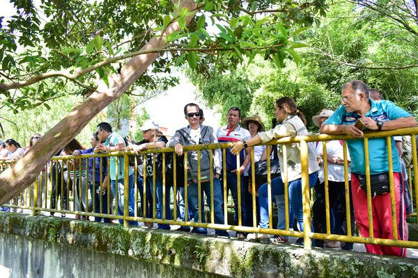 Recorrido de "Los Caminos del Agua" con lideres comunitarios Saneamiento Norte
Fecha: Noviembre 30 de 2019
Para descargar esta fotografía en alta resolución, haga clic sobre la imagen hasta que la misma se despliegue en la pantalla completa; luego dé clic derecho y elija la opción "guardar imagen como".
En caso de publicación por cualquier medio, solicitamos acompañarla del crédito: "Foto EPM"
