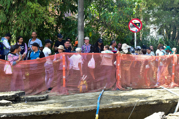 Recorrido de "Los Caminos del Agua" con lideres comunitarios Saneamiento Norte
Fecha: Noviembre 30 de 2019
Para descargar esta fotografía en alta resolución, haga clic sobre la imagen hasta que la misma se despliegue en la pantalla completa; luego dé clic derecho y elija la opción "guardar imagen como".
En caso de publicación por cualquier medio, solicitamos acompañarla del crédito: "Foto EPM"
