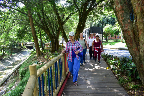 Recorrido de "Los Caminos del Agua" con lideres comunitarios Saneamiento Norte
Fecha: Noviembre 30 de 2019
Para descargar esta fotografía en alta resolución, haga clic sobre la imagen hasta que la misma se despliegue en la pantalla completa; luego dé clic derecho y elija la opción "guardar imagen como".
En caso de publicación por cualquier medio, solicitamos acompañarla del crédito: "Foto EPM"
