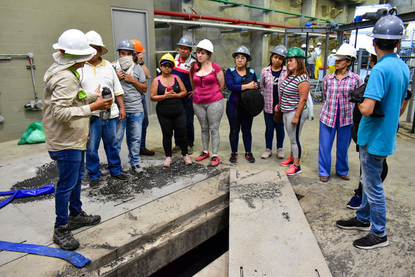 Recorrido de "Los Caminos del Agua" con lideres comunitarios Saneamiento Norte
Fecha: Noviembre 30 de 2019
Para descargar esta fotografía en alta resolución, haga clic sobre la imagen hasta que la misma se despliegue en la pantalla completa; luego dé clic derecho y elija la opción "guardar imagen como".
En caso de publicación por cualquier medio, solicitamos acompañarla del crédito: "Foto EPM"
