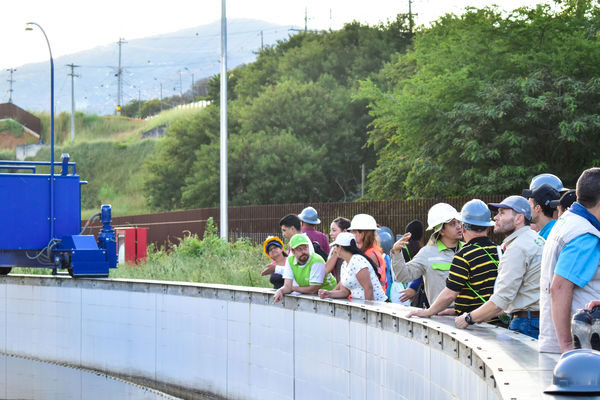 Recorrido de "Los Caminos del Agua" con lideres comunitarios Saneamiento Norte
Fecha: Noviembre 30 de 2019
Para descargar esta fotografía en alta resolución, haga clic sobre la imagen hasta que la misma se despliegue en la pantalla completa; luego dé clic derecho y elija la opción "guardar imagen como".
En caso de publicación por cualquier medio, solicitamos acompañarla del crédito: "Foto EPM"
