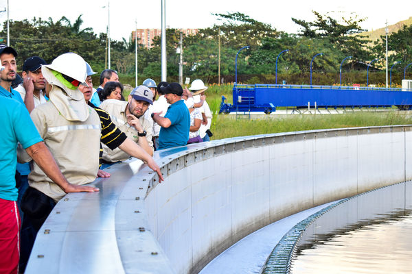 Recorrido de "Los Caminos del Agua" con lideres comunitarios Saneamiento Norte
Fecha: Noviembre 30 de 2019
Para descargar esta fotografía en alta resolución, haga clic sobre la imagen hasta que la misma se despliegue en la pantalla completa; luego dé clic derecho y elija la opción "guardar imagen como".
En caso de publicación por cualquier medio, solicitamos acompañarla del crédito: "Foto EPM"
