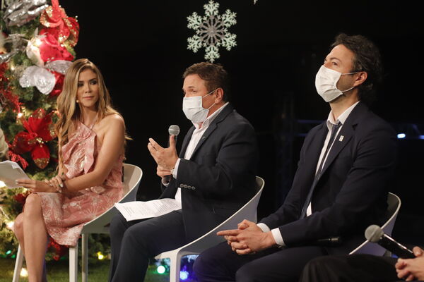 Encendido Navideño 2020
Encendido Navideño 2020.
Fecha: Noviembre 30 2020.
Para descargar esta fotografía en alta resolución, haga clic sobre la imagen hasta que la misma se despliegue en la pantalla completa; luego dé clic derecho y elija la opción "guardar imagen como". 
En caso de publicación por cualquier medio, solicitamos acompañarla del crédito: "Foto EPM" 
Palabras clave: Encendido Navideño 2020