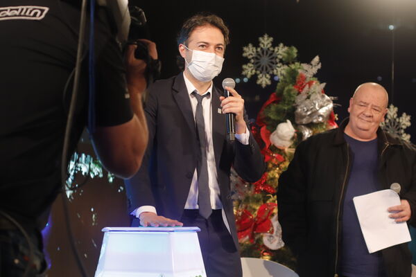 Encendido Navideño 2020
Encendido Navideño 2020.
Fecha: Noviembre 30 2020.
Para descargar esta fotografía en alta resolución, haga clic sobre la imagen hasta que la misma se despliegue en la pantalla completa; luego dé clic derecho y elija la opción "guardar imagen como". 
En caso de publicación por cualquier medio, solicitamos acompañarla del crédito: "Foto EPM" 
Palabras clave: Encendido Navideño 2020