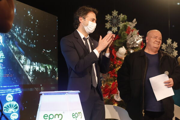 Encendido Navideño 2020
Encendido Navideño 2020.
Fecha: Noviembre 30 2020.
Para descargar esta fotografía en alta resolución, haga clic sobre la imagen hasta que la misma se despliegue en la pantalla completa; luego dé clic derecho y elija la opción "guardar imagen como". 
En caso de publicación por cualquier medio, solicitamos acompañarla del crédito: "Foto EPM" 
Palabras clave: Encendido Navideño 2020