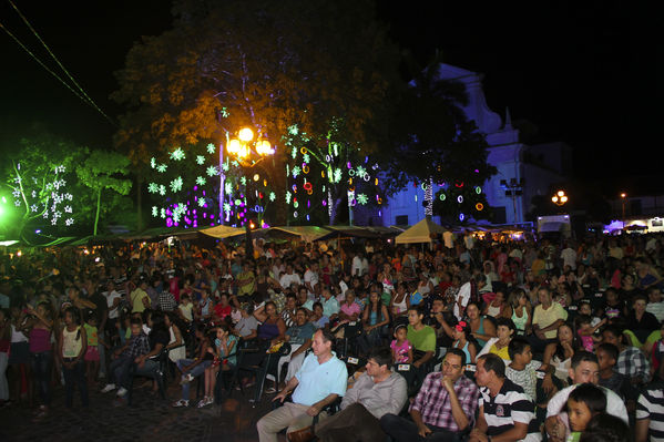 Encendido alumbrado navideño. Santafé de Antioquia
Encendido alumbrado navideño. Santafé de Antioquia
Fecha: Noviembre 30 de 2013. Lugar: Santafé de Antioquia
Para descargar esta fotografía en alta resolución, haga clic sobre la imagen hasta que la misma se despliegue en la pantalla completa; luego dé clic derecho y elija la opción "guardar imagen como". 
En caso de publicación por cualquier medio, solicitamos acompañarla del crédito: "Foto EPM"

Palabras clave: Encendido alumbrado navideño Santafé Antioquia