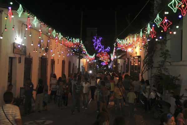 Encendido alumbrado navideño. Santafé de Antioquia
Encendido alumbrado navideño. Santafé de Antioquia
Fecha: Noviembre 30 de 2013. Lugar: Santafé de Antioquia
Para descargar esta fotografía en alta resolución, haga clic sobre la imagen hasta que la misma se despliegue en la pantalla completa; luego dé clic derecho y elija la opción "guardar imagen como". 
En caso de publicación por cualquier medio, solicitamos acompañarla del crédito: "Foto EPM"

Palabras clave: Encendido alumbrado navideño Santafé Antioquia