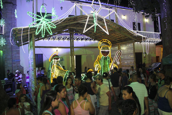 Encendido alumbrado navideño. Santafé de Antioquia
Encendido alumbrado navideño. Santafé de Antioquia
Fecha: Noviembre 30 de 2013. Lugar: Santafé de Antioquia
Para descargar esta fotografía en alta resolución, haga clic sobre la imagen hasta que la misma se despliegue en la pantalla completa; luego dé clic derecho y elija la opción "guardar imagen como". 
En caso de publicación por cualquier medio, solicitamos acompañarla del crédito: "Foto EPM"

Palabras clave: Encendido alumbrado navideño Santafé Antioquia