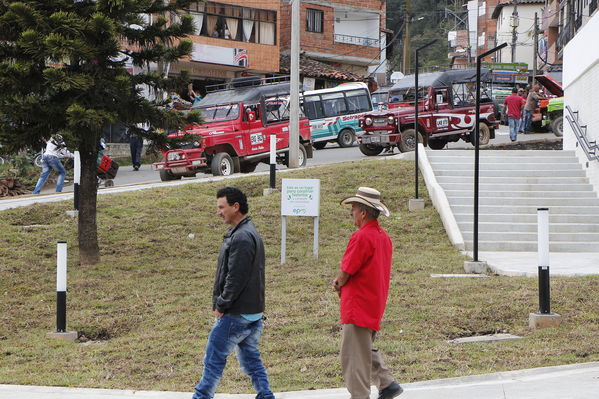 El Peñol, inauguración de la plaza El Tomatero
El Peñol, inauguración de la plaza El Tomatero
Fecha: Noviembre 5 de 2017
Para descargar esta fotografía en alta resolución, haga clic sobre la imagen hasta que la misma se despliegue en la pantalla completa; luego dé clic derecho y elija la opción "guardar imagen como". 
En caso de publicación por cualquier medio, solicitamos acompañarla del crédito: "Foto EPM"
Palabras clave: El Peñol, inauguración de la plaza El Tomatero