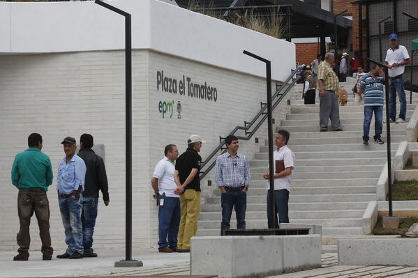 El Peñol, inauguración de la plaza El Tomatero
El Peñol, inauguración de la plaza El Tomatero
Fecha: Noviembre 5 de 2017
Para descargar esta fotografía en alta resolución, haga clic sobre la imagen hasta que la misma se despliegue en la pantalla completa; luego dé clic derecho y elija la opción "guardar imagen como". 
En caso de publicación por cualquier medio, solicitamos acompañarla del crédito: "Foto EPM"
Palabras clave: El Peñol, inauguración de la plaza El Tomatero