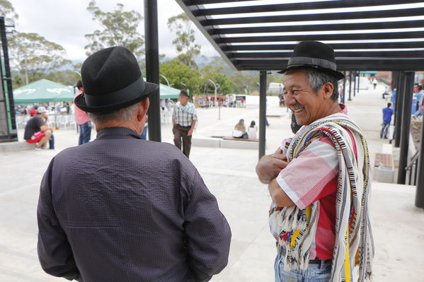 El Peñol, inauguración de la plaza El Tomatero
El Peñol, inauguración de la plaza El Tomatero
Fecha: Noviembre 5 de 2017
Para descargar esta fotografía en alta resolución, haga clic sobre la imagen hasta que la misma se despliegue en la pantalla completa; luego dé clic derecho y elija la opción "guardar imagen como". 
En caso de publicación por cualquier medio, solicitamos acompañarla del crédito: "Foto EPM"
Palabras clave: El Peñol, inauguración de la plaza El Tomatero