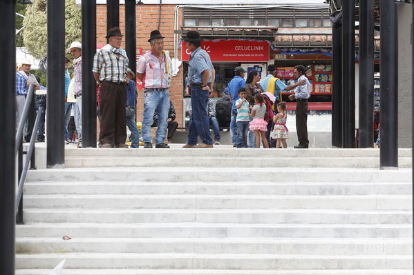 El Peñol, inauguración de la plaza El Tomatero
El Peñol, inauguración de la plaza El Tomatero
Fecha: Noviembre 5 de 2017
Para descargar esta fotografía en alta resolución, haga clic sobre la imagen hasta que la misma se despliegue en la pantalla completa; luego dé clic derecho y elija la opción "guardar imagen como". 
En caso de publicación por cualquier medio, solicitamos acompañarla del crédito: "Foto EPM"
Palabras clave: El Peñol, inauguración de la plaza El Tomatero