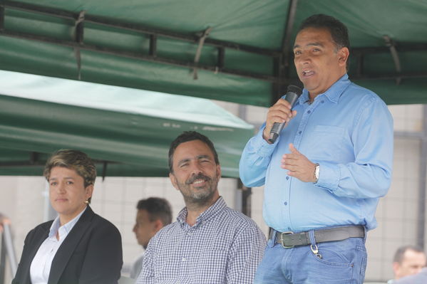 El Peñol, inauguración de la plaza El Tomatero
El Peñol, inauguración de la plaza El Tomatero
Fecha: Noviembre 5 de 2017
Para descargar esta fotografía en alta resolución, haga clic sobre la imagen hasta que la misma se despliegue en la pantalla completa; luego dé clic derecho y elija la opción "guardar imagen como". 
En caso de publicación por cualquier medio, solicitamos acompañarla del crédito: "Foto EPM"
Palabras clave: El Peñol, inauguración de la plaza El Tomatero