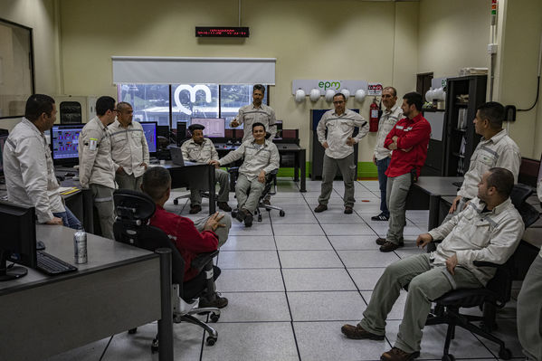 Seguridad trabajo Termoeléctrica Sierra Puerto Nare
Seguridad en el trabajo Termoeléctrica La Sierra Puerto Nare. 
Fecha: Noviembre 5 2019. 
Para descargar esta fotografía en alta resolución, haga clic sobre la imagen hasta que la misma se despliegue en la pantalla completa; luego dé clic derecho y elija la opción "guardar imagen como". 
En caso de publicación por cualquier medio, solicitamos acompañarla del crédito: "Foto EPM"
Palabras clave: Seguridad trabajo Termoeléctrica Sierra Puerto Nare