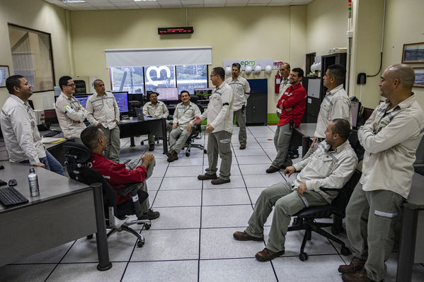 Seguridad trabajo Termoeléctrica Sierra Puerto Nare
Seguridad en el trabajo Termoeléctrica La Sierra Puerto Nare. 
Fecha: Noviembre 5 2019. 
Para descargar esta fotografía en alta resolución, haga clic sobre la imagen hasta que la misma se despliegue en la pantalla completa; luego dé clic derecho y elija la opción "guardar imagen como". 
En caso de publicación por cualquier medio, solicitamos acompañarla del crédito: "Foto EPM"
Palabras clave: Seguridad trabajo Termoeléctrica Sierra Puerto Nare