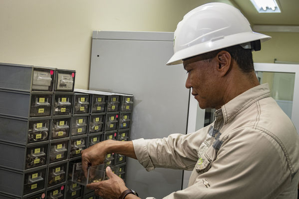 Seguridad trabajo Termoeléctrica Sierra Puerto Nare
Seguridad en el trabajo Termoeléctrica La Sierra Puerto Nare. 
Fecha: Noviembre 5 2019. 
Para descargar esta fotografía en alta resolución, haga clic sobre la imagen hasta que la misma se despliegue en la pantalla completa; luego dé clic derecho y elija la opción "guardar imagen como". 
En caso de publicación por cualquier medio, solicitamos acompañarla del crédito: "Foto EPM"
Palabras clave: Seguridad trabajo Termoeléctrica Sierra Puerto Nare
