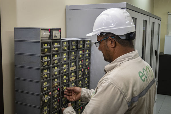 Seguridad trabajo Termoeléctrica Sierra Puerto Nare
Seguridad en el trabajo Termoeléctrica La Sierra Puerto Nare. 
Fecha: Noviembre 5 2019. 
Para descargar esta fotografía en alta resolución, haga clic sobre la imagen hasta que la misma se despliegue en la pantalla completa; luego dé clic derecho y elija la opción "guardar imagen como". 
En caso de publicación por cualquier medio, solicitamos acompañarla del crédito: "Foto EPM"
Palabras clave: Seguridad trabajo Termoeléctrica Sierra Puerto Nare