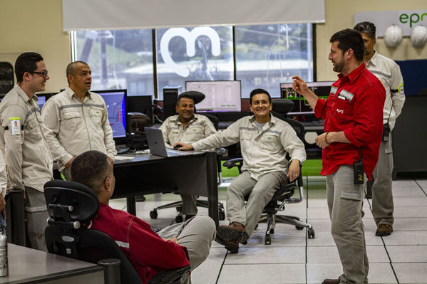 Seguridad trabajo Termoeléctrica Sierra Puerto Nare
Seguridad en el trabajo Termoeléctrica La Sierra Puerto Nare. 
Fecha: Noviembre 5 2019. 
Para descargar esta fotografía en alta resolución, haga clic sobre la imagen hasta que la misma se despliegue en la pantalla completa; luego dé clic derecho y elija la opción "guardar imagen como". 
En caso de publicación por cualquier medio, solicitamos acompañarla del crédito: "Foto EPM"
Palabras clave: Seguridad trabajo Termoeléctrica Sierra Puerto Nare