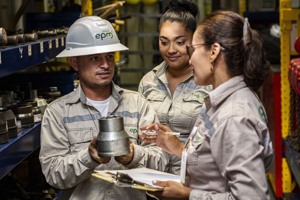 Seguridad trabajo Termoeléctrica Sierra Puerto Nare
Seguridad en el trabajo Termoeléctrica La Sierra Puerto Nare. 
Fecha: Noviembre 5 2019. 
Para descargar esta fotografía en alta resolución, haga clic sobre la imagen hasta que la misma se despliegue en la pantalla completa; luego dé clic derecho y elija la opción "guardar imagen como". 
En caso de publicación por cualquier medio, solicitamos acompañarla del crédito: "Foto EPM"
Palabras clave: Seguridad trabajo Termoeléctrica Sierra Puerto NareSeguridad trabajo Termoeléctrica Sierra Puerto Nare