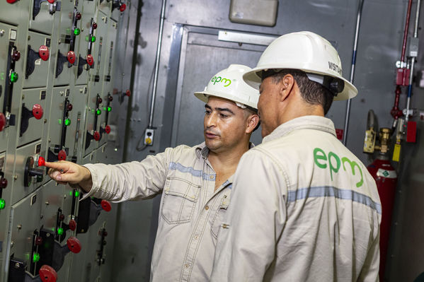 Seguridad trabajo Termoeléctrica Sierra Puerto Nare
Seguridad en el trabajo Termoeléctrica La Sierra Puerto Nare. 
Fecha: Noviembre 5 2019. 
Para descargar esta fotografía en alta resolución, haga clic sobre la imagen hasta que la misma se despliegue en la pantalla completa; luego dé clic derecho y elija la opción "guardar imagen como". 
En caso de publicación por cualquier medio, solicitamos acompañarla del crédito: "Foto EPM"
Palabras clave: Seguridad trabajo Termoeléctrica Sierra Puerto Nare