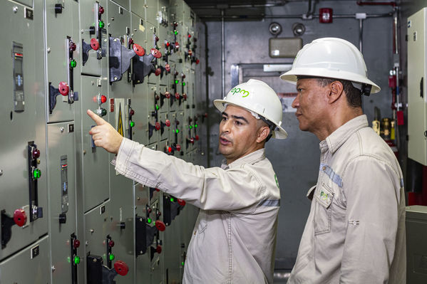Seguridad trabajo Termoeléctrica Sierra Puerto Nare
Seguridad en el trabajo Termoeléctrica La Sierra Puerto Nare. 
Fecha: Noviembre 5 2019. 
Para descargar esta fotografía en alta resolución, haga clic sobre la imagen hasta que la misma se despliegue en la pantalla completa; luego dé clic derecho y elija la opción "guardar imagen como". 
En caso de publicación por cualquier medio, solicitamos acompañarla del crédito: "Foto EPM"
Palabras clave: Seguridad trabajo Termoeléctrica Sierra Puerto Nare