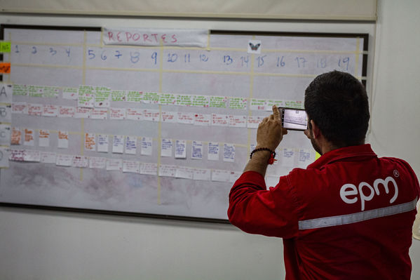 Seguridad trabajo Termoeléctrica Sierra Puerto Nare
Seguridad en el trabajo Termoeléctrica La Sierra Puerto Nare. 
Fecha: Noviembre 5 2019. 
Para descargar esta fotografía en alta resolución, haga clic sobre la imagen hasta que la misma se despliegue en la pantalla completa; luego dé clic derecho y elija la opción "guardar imagen como". 
En caso de publicación por cualquier medio, solicitamos acompañarla del crédito: "Foto EPM"
Palabras clave: Seguridad trabajo Termoeléctrica Sierra Puerto Nare