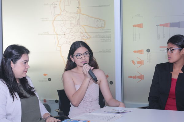 Feria CT+I 2018
Feria CT+I 2018
Noviembre 7 2018
Para descargar esta fotografía en alta resolución, haga clic sobre la imagen hasta que la misma se despliegue en la pantalla completa; luego dé clic derecho y elija la opción "guardar imagen como". 
En caso de publicación por cualquier medio, solicitamos acompañarla del crédito: "Foto EPM"
Palabras clave: Feria CT+I 2018