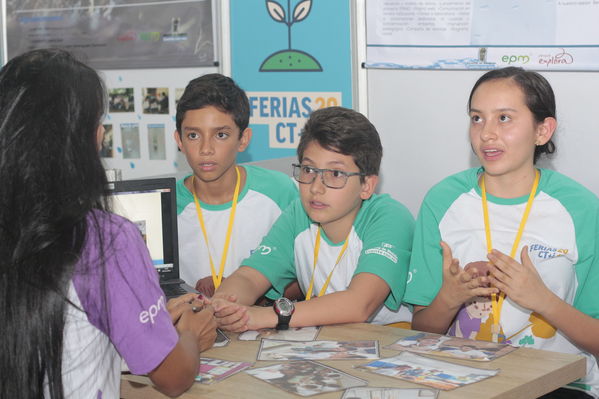 Feria CT+I 2018
Feria CT+I 2018
Noviembre 7 2018
Para descargar esta fotografía en alta resolución, haga clic sobre la imagen hasta que la misma se despliegue en la pantalla completa; luego dé clic derecho y elija la opción "guardar imagen como". 
En caso de publicación por cualquier medio, solicitamos acompañarla del crédito: "Foto EPM"
Palabras clave: Feria CT+I 2018
