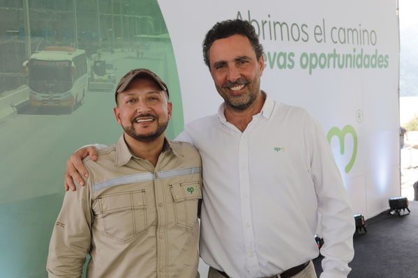Inauguración vía sobre la cima de la presa
Inauguración vía sobre la cima de la presa
Fecha: Noviembre 8 2019
Para descargar esta fotografía en alta resolución, haga clic sobre la imagen hasta que la misma se despliegue en la pantalla completa; luego dé clic derecho y elija la opción "guardar imagen como". 
En caso de publicación por cualquier medio, solicitamos acompañarla del crédito: "Foto EPM"
Palabras clave: Inauguración vía sobre la cima de la presa