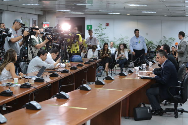 Rueda prensa proyecto Hidroeléctrico Ituango 
Rueda de prensa del proyecto hidroeléctrico Ituango
Fecha: 2 Octubre 2018.
Para descargar esta fotografía en alta resolución, haga clic sobre la imagen hasta que la misma se despliegue en la pantalla completa; luego dé clic derecho y elija la opción "guardar imagen como". 
En caso de publicación por cualquier medio, solicitamos acompañarla del crédito: "Foto EPM"
Palabras clave: Rueda prensa proyecto Hidroeléctrico Ituango