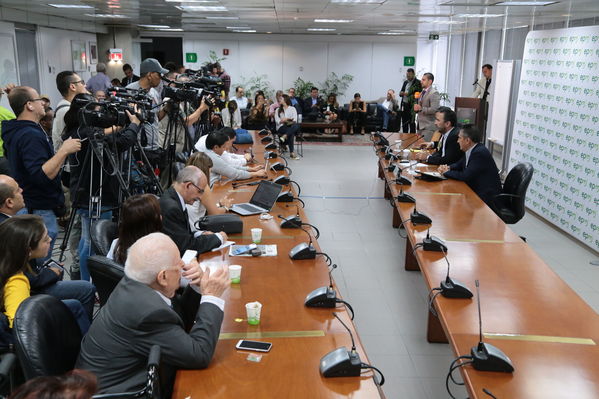 Rueda prensa proyecto Hidroeléctrico Ituango 
Rueda de prensa del proyecto hidroeléctrico Ituango
Fecha: 2 Octubre 2018.
Para descargar esta fotografía en alta resolución, haga clic sobre la imagen hasta que la misma se despliegue en la pantalla completa; luego dé clic derecho y elija la opción "guardar imagen como". 
En caso de publicación por cualquier medio, solicitamos acompañarla del crédito: "Foto EPM"
Palabras clave: Rueda prensa proyecto Hidroeléctrico Ituango