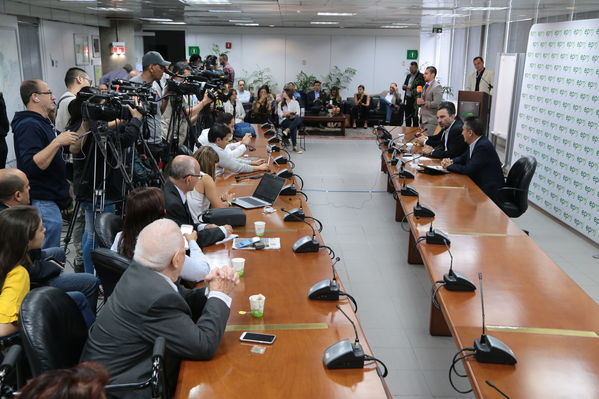 Rueda prensa proyecto Hidroeléctrico Ituango 
Rueda de prensa del proyecto hidroeléctrico Ituango
Fecha: 2 Octubre 2018.
Para descargar esta fotografía en alta resolución, haga clic sobre la imagen hasta que la misma se despliegue en la pantalla completa; luego dé clic derecho y elija la opción "guardar imagen como". 
En caso de publicación por cualquier medio, solicitamos acompañarla del crédito: "Foto EPM"
Palabras clave: Rueda prensa proyecto Hidroeléctrico Ituango