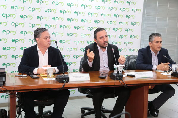 Rueda prensa proyecto Hidroeléctrico Ituango 
Rueda de prensa del proyecto hidroeléctrico Ituango
Fecha: 2 Octubre 2018.
Para descargar esta fotografía en alta resolución, haga clic sobre la imagen hasta que la misma se despliegue en la pantalla completa; luego dé clic derecho y elija la opción "guardar imagen como". 
En caso de publicación por cualquier medio, solicitamos acompañarla del crédito: "Foto EPM"
Palabras clave: Rueda prensa proyecto Hidroeléctrico Ituango