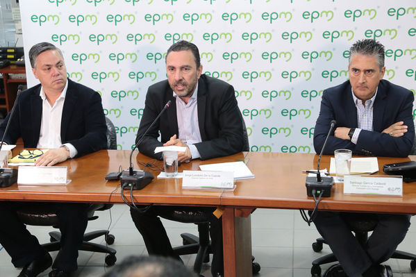 Rueda prensa proyecto Hidroeléctrico Ituango 
Rueda de prensa del proyecto hidroeléctrico Ituango
Fecha: 2 Octubre 2018.
Para descargar esta fotografía en alta resolución, haga clic sobre la imagen hasta que la misma se despliegue en la pantalla completa; luego dé clic derecho y elija la opción "guardar imagen como". 
En caso de publicación por cualquier medio, solicitamos acompañarla del crédito: "Foto EPM"
Palabras clave: Rueda prensa proyecto Hidroeléctrico Ituango