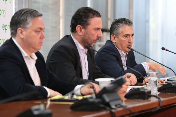 Rueda prensa proyecto Hidroeléctrico Ituango 
Rueda de prensa del proyecto hidroeléctrico Ituango
Fecha: 2 Octubre 2018.
Para descargar esta fotografía en alta resolución, haga clic sobre la imagen hasta que la misma se despliegue en la pantalla completa; luego dé clic derecho y elija la opción "guardar imagen como". 
En caso de publicación por cualquier medio, solicitamos acompañarla del crédito: "Foto EPM"
Palabras clave: Rueda prensa proyecto Hidroeléctrico Ituango