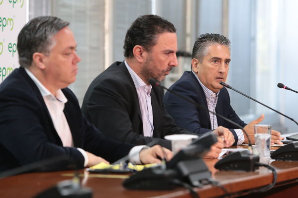 Rueda prensa proyecto Hidroeléctrico Ituango 
Rueda de prensa del proyecto hidroeléctrico Ituango
Fecha: 2 Octubre 2018.
Para descargar esta fotografía en alta resolución, haga clic sobre la imagen hasta que la misma se despliegue en la pantalla completa; luego dé clic derecho y elija la opción "guardar imagen como". 
En caso de publicación por cualquier medio, solicitamos acompañarla del crédito: "Foto EPM"
Palabras clave: Rueda prensa proyecto Hidroeléctrico Ituango