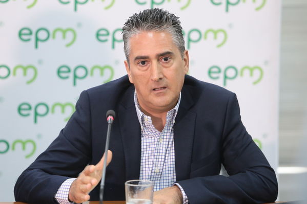 Rueda prensa proyecto Hidroeléctrico Ituango 
Rueda de prensa del proyecto hidroeléctrico Ituango
Fecha: 2 Octubre 2018.
Para descargar esta fotografía en alta resolución, haga clic sobre la imagen hasta que la misma se despliegue en la pantalla completa; luego dé clic derecho y elija la opción "guardar imagen como". 
En caso de publicación por cualquier medio, solicitamos acompañarla del crédito: "Foto EPM"
Palabras clave: Rueda prensa proyecto Hidroeléctrico Ituango