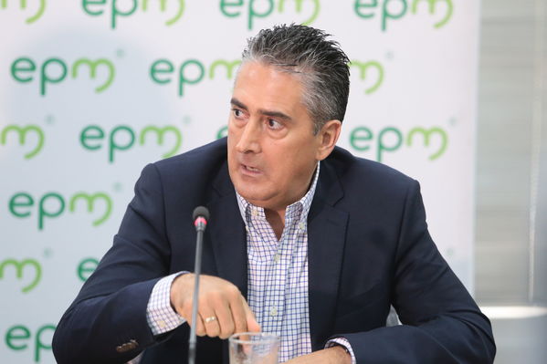 Rueda prensa proyecto Hidroeléctrico Ituango 
Rueda de prensa del proyecto hidroeléctrico Ituango
Fecha: 2 Octubre 2018.
Para descargar esta fotografía en alta resolución, haga clic sobre la imagen hasta que la misma se despliegue en la pantalla completa; luego dé clic derecho y elija la opción "guardar imagen como". 
En caso de publicación por cualquier medio, solicitamos acompañarla del crédito: "Foto EPM"
Palabras clave: Rueda prensa proyecto Hidroeléctrico Ituango