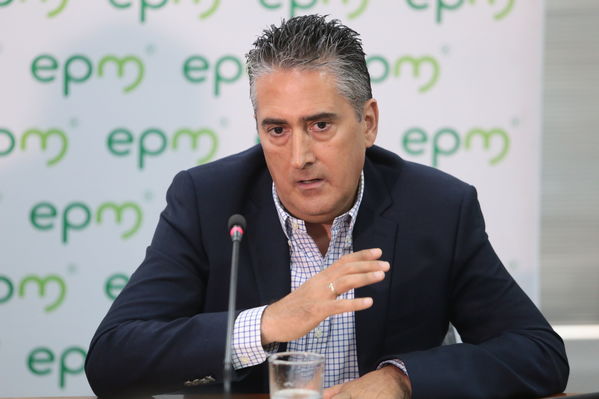 Rueda prensa proyecto Hidroeléctrico Ituango 
Rueda de prensa del proyecto hidroeléctrico Ituango
Fecha: 2 Octubre 2018.
Para descargar esta fotografía en alta resolución, haga clic sobre la imagen hasta que la misma se despliegue en la pantalla completa; luego dé clic derecho y elija la opción "guardar imagen como". 
En caso de publicación por cualquier medio, solicitamos acompañarla del crédito: "Foto EPM"
Palabras clave: Rueda prensa proyecto Hidroeléctrico Ituango