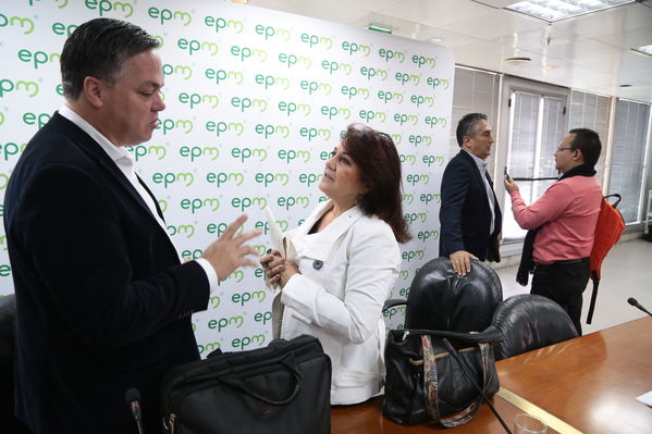 Rueda prensa proyecto Hidroeléctrico Ituango 
Rueda de prensa del proyecto hidroeléctrico Ituango
Fecha: 2 Octubre 2018.
Para descargar esta fotografía en alta resolución, haga clic sobre la imagen hasta que la misma se despliegue en la pantalla completa; luego dé clic derecho y elija la opción "guardar imagen como". 
En caso de publicación por cualquier medio, solicitamos acompañarla del crédito: "Foto EPM"
Palabras clave: Rueda prensa proyecto Hidroeléctrico Ituango
