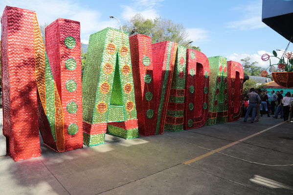 Rueda de prensa del Alumbrado Navideño 2016
Rueda de prensa del Alumbrado Navideño 2016
Fecha: Octubre 21 de 2016
Para descargar esta fotografía en alta resolución, haga clic sobre la imagen hasta que la misma se despliegue en la pantalla completa; luego dé clic derecho y elija la opción "guardar imagen como". 
En caso de publicación por cualquier medio, solicitamos acompañarla del crédito: "Foto EPM"
Palabras clave: Rueda prensa Alumbrado Navideño 2016