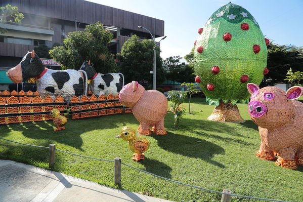 Rueda de prensa del Alumbrado Navideño 2016
Rueda de prensa del Alumbrado Navideño 2016
Fecha: Octubre 21 de 2016
Para descargar esta fotografía en alta resolución, haga clic sobre la imagen hasta que la misma se despliegue en la pantalla completa; luego dé clic derecho y elija la opción "guardar imagen como". 
En caso de publicación por cualquier medio, solicitamos acompañarla del crédito: "Foto EPM"
Palabras clave: Rueda prensa Alumbrado Navideño 2016
