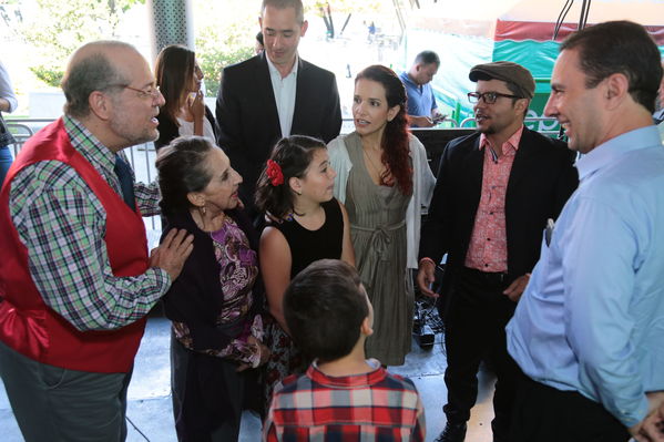 Rueda de prensa del Alumbrado Navideño 2016
Rueda de prensa del Alumbrado Navideño 2016
Fecha: Octubre 21 de 2016
Para descargar esta fotografía en alta resolución, haga clic sobre la imagen hasta que la misma se despliegue en la pantalla completa; luego dé clic derecho y elija la opción "guardar imagen como". 
En caso de publicación por cualquier medio, solicitamos acompañarla del crédito: "Foto EPM"
Palabras clave: Rueda prensa Alumbrado Navideño 2016