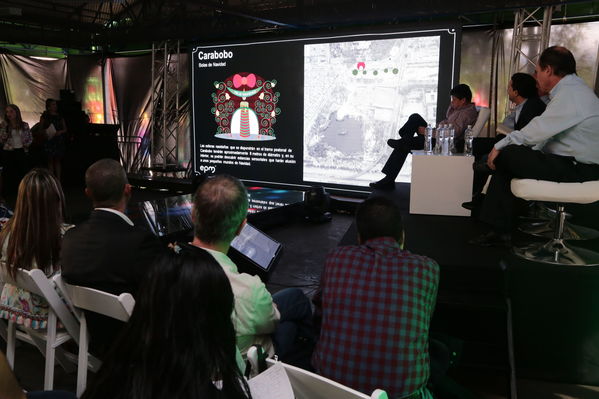 Rueda de prensa del Alumbrado Navideño 2016
Rueda de prensa del Alumbrado Navideño 2016
Fecha: Octubre 21 de 2016
Para descargar esta fotografía en alta resolución, haga clic sobre la imagen hasta que la misma se despliegue en la pantalla completa; luego dé clic derecho y elija la opción "guardar imagen como". 
En caso de publicación por cualquier medio, solicitamos acompañarla del crédito: "Foto EPM"
Palabras clave: Rueda prensa Alumbrado Navideño 2016