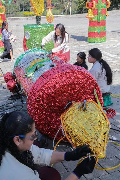 Rueda de prensa del Alumbrado Navideño 2016
Rueda de prensa del Alumbrado Navideño 2016
Fecha: Octubre 21 de 2016
Para descargar esta fotografía en alta resolución, haga clic sobre la imagen hasta que la misma se despliegue en la pantalla completa; luego dé clic derecho y elija la opción "guardar imagen como". 
En caso de publicación por cualquier medio, solicitamos acompañarla del crédito: "Foto EPM"
Palabras clave: Rueda prensa Alumbrado Navideño 2016