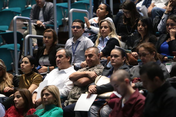 IV Encuentro proveedores Proveeduría EPM.
IV Encuentro proveedores Proveeduría EPM.
Fecha: 22 Octubre 2019.
Para descargar esta fotografía en alta resolución, haga clic sobre la imagen hasta que la misma se despliegue en la pantalla completa; luego dé clic derecho y elija la opción "guardar imagen como". 
En caso de publicación por cualquier medio, solicitamos acompañarla del crédito: "Foto EPM"
Palabras clave: IV Encuentro proveedores Proveeduría EPM.