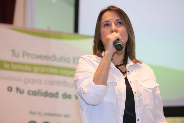 IV Encuentro proveedores Proveeduría EPM.
IV Encuentro proveedores Proveeduría EPM.
Fecha: 22 Octubre 2019.
Para descargar esta fotografía en alta resolución, haga clic sobre la imagen hasta que la misma se despliegue en la pantalla completa; luego dé clic derecho y elija la opción "guardar imagen como". 
En caso de publicación por cualquier medio, solicitamos acompañarla del crédito: "Foto EPM"
Palabras clave: IV Encuentro proveedores Proveeduría EPM.